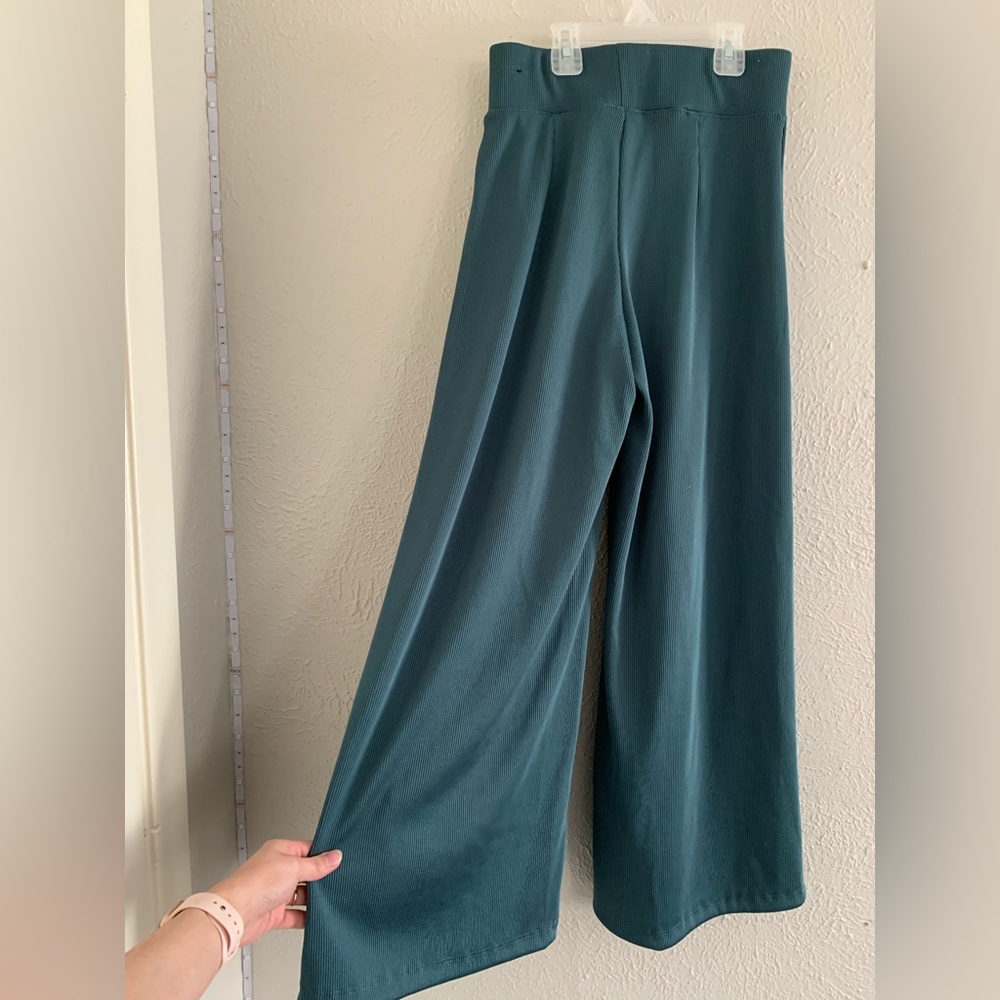 Nike pants - Picture 3 of 3